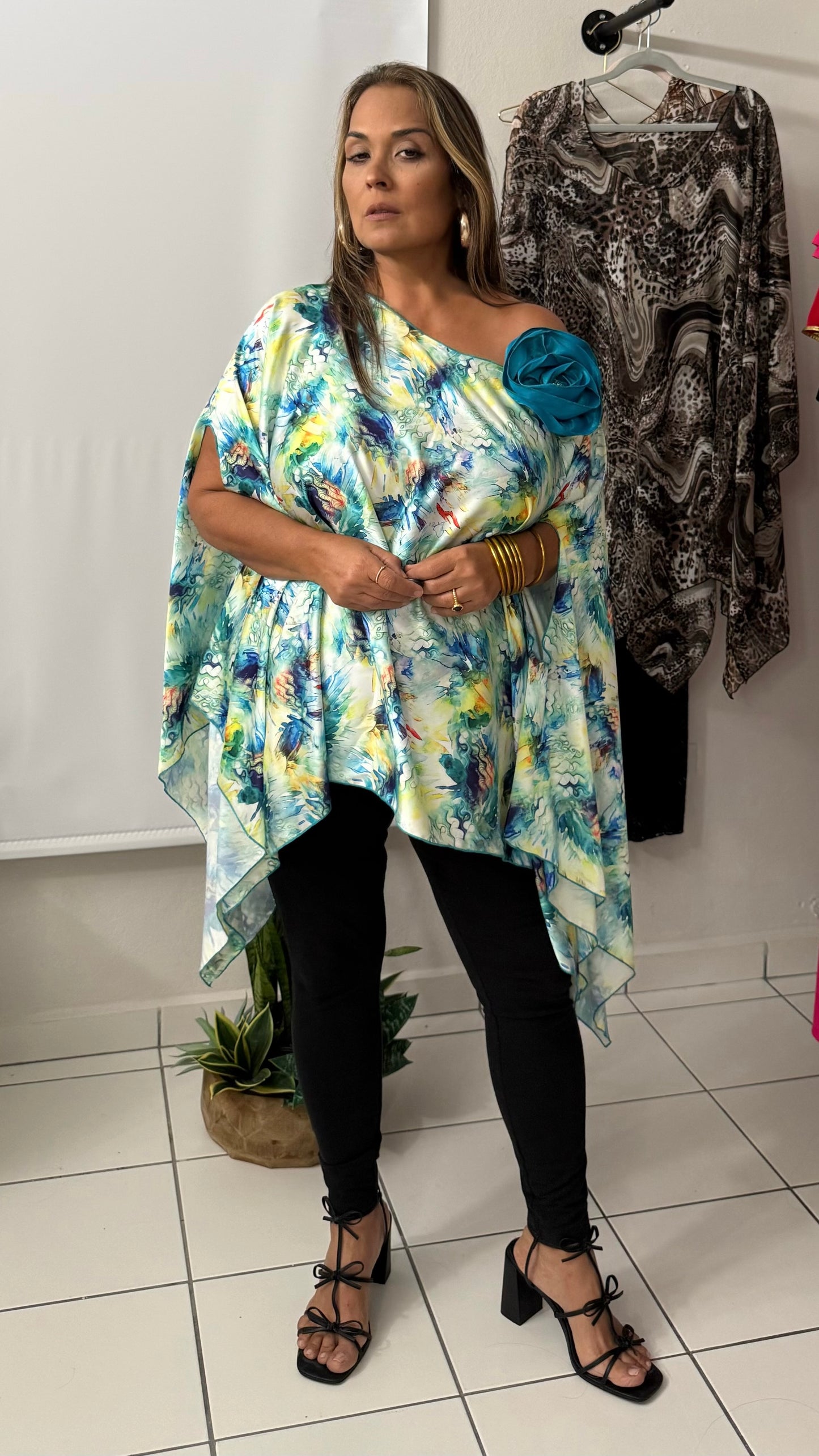 Túnicas en Chifón, by Claudia Orozco