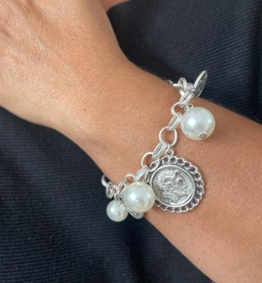 Pearl bracelet